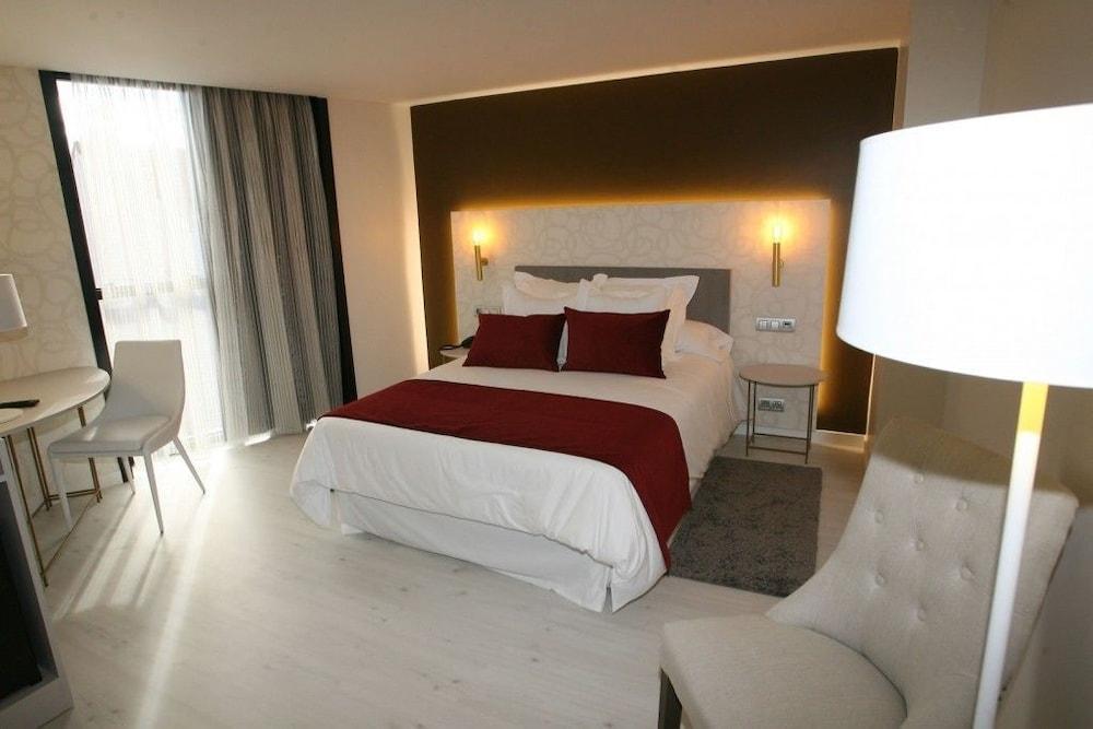 Hotel Cardenal มงฟอร์เต เด เลมอส ภายนอก รูปภาพ