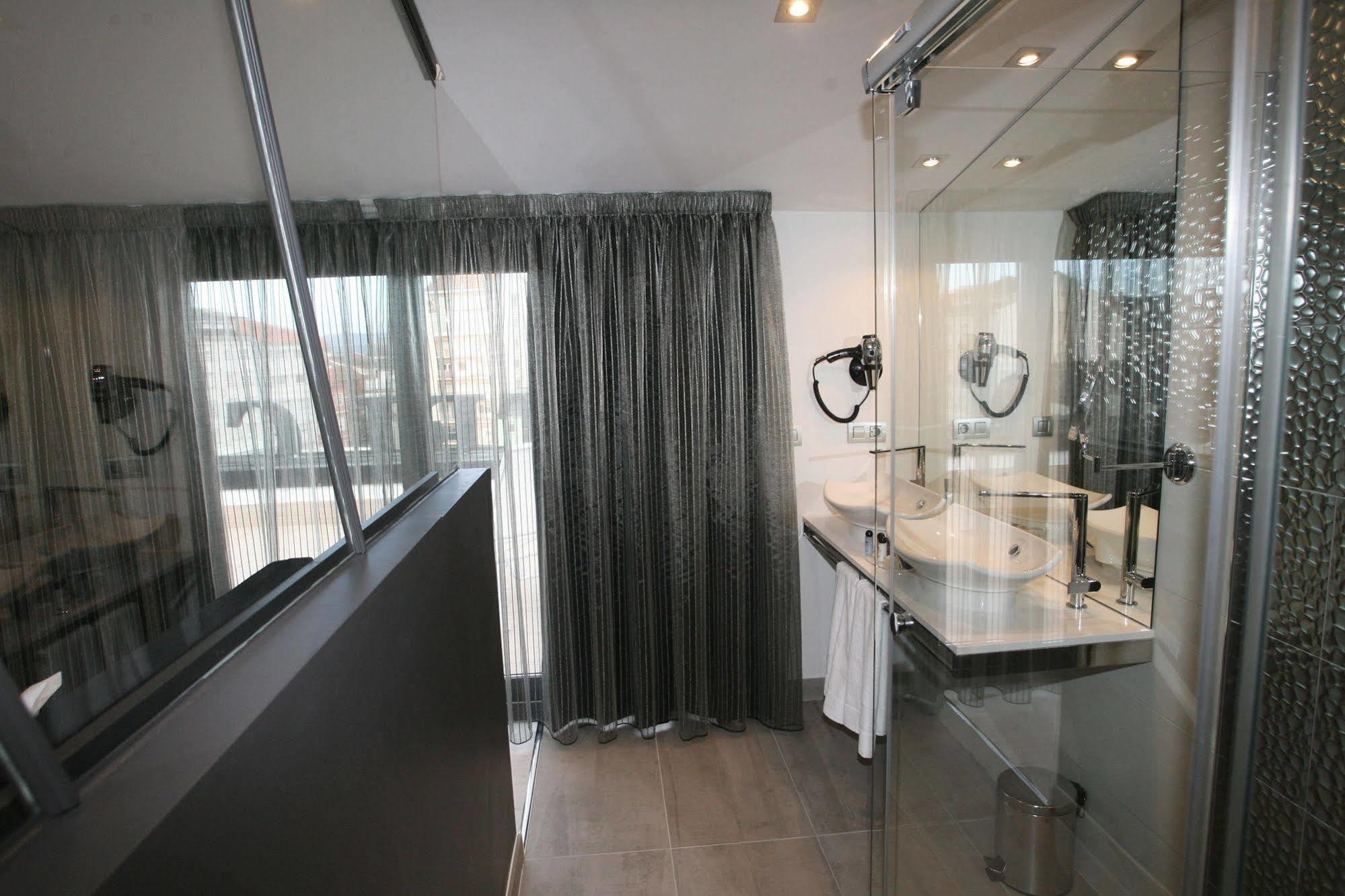 Hotel Cardenal มงฟอร์เต เด เลมอส ภายนอก รูปภาพ