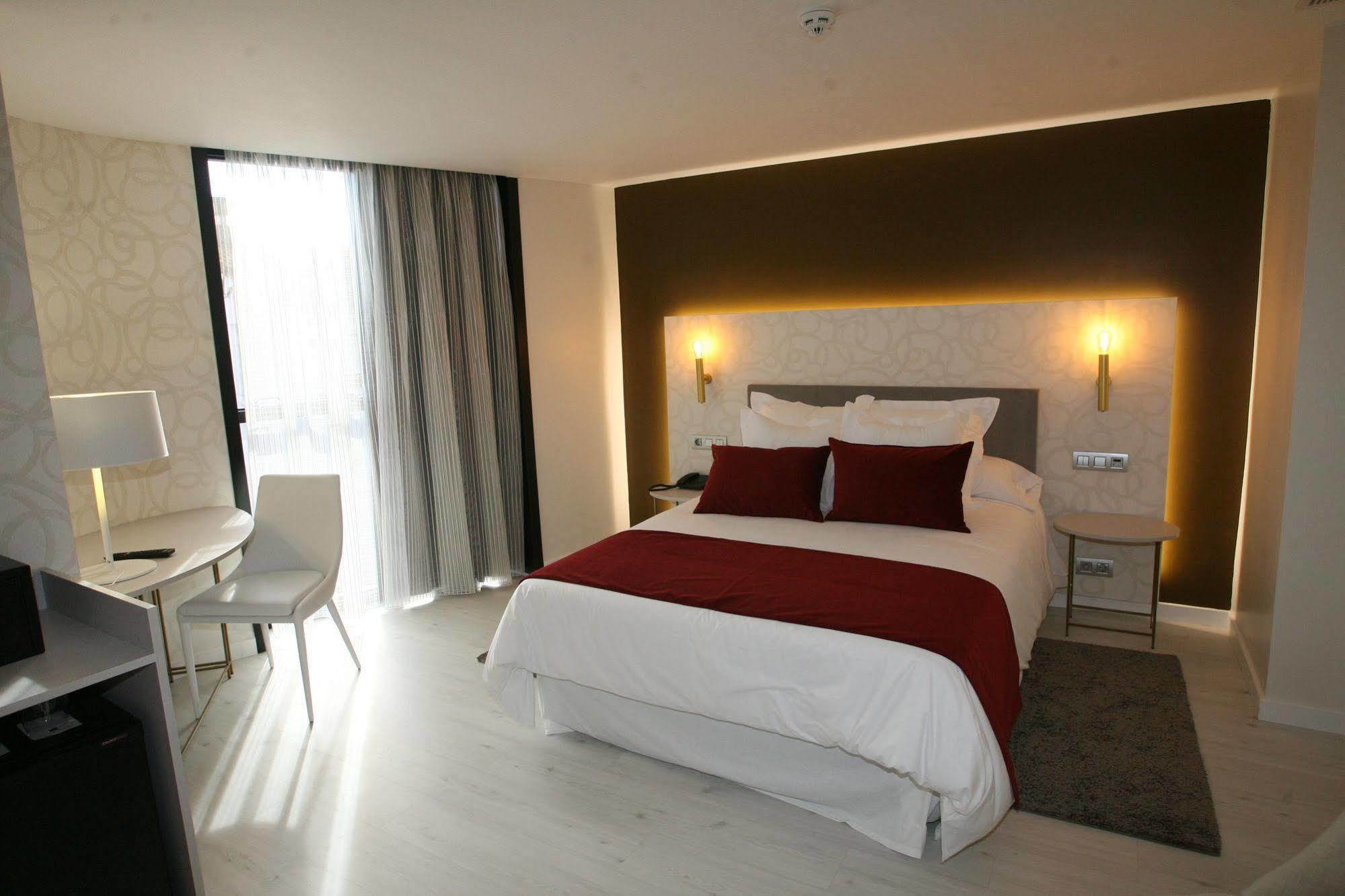 Hotel Cardenal มงฟอร์เต เด เลมอส ภายนอก รูปภาพ